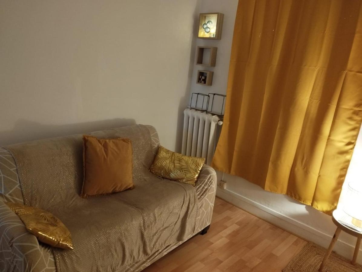 Parisian Vibes A Clichy Apartment Bagian luar foto