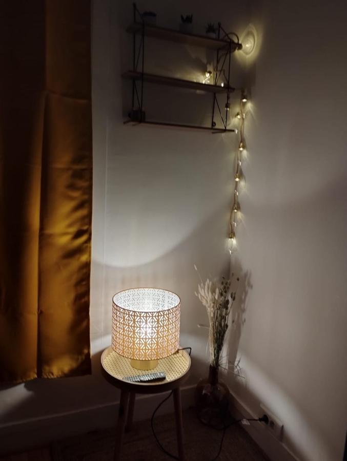 Parisian Vibes A Clichy Apartment Bagian luar foto